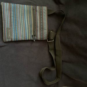 Dakine purse